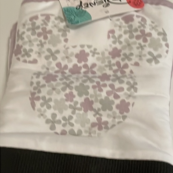 Disney 2PK Hear Resident Oven Mitts - Picture 3 of 4